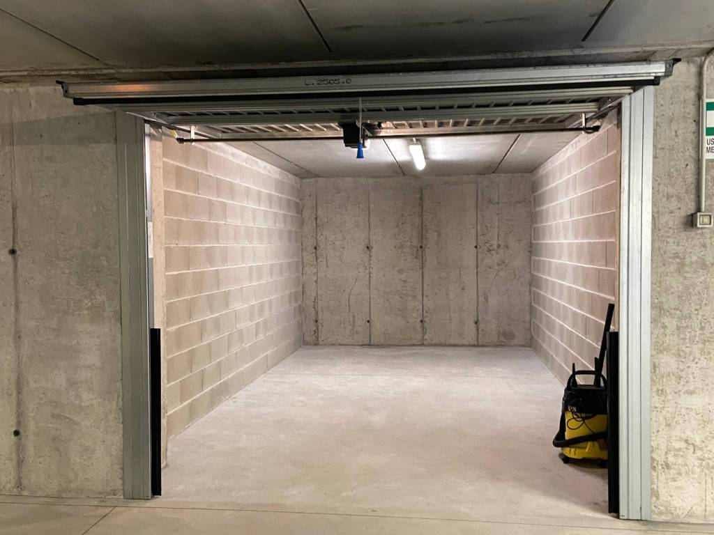 Box / garage a Morbegno in Via Eugenio Morelli, 18 - Foto 2