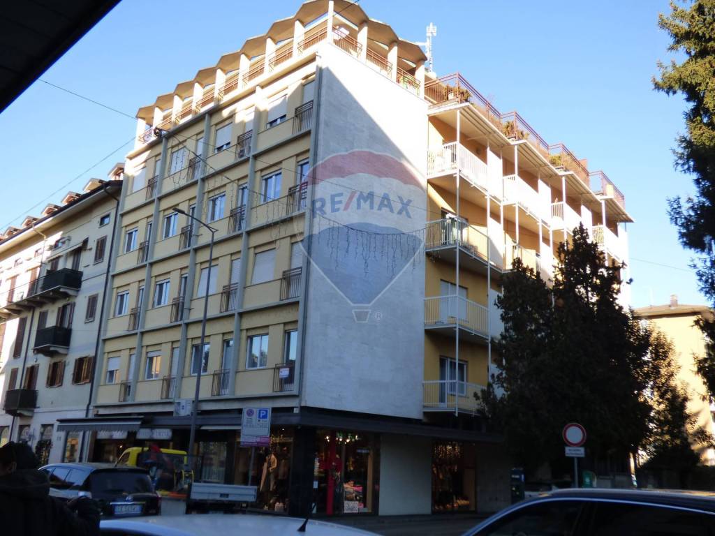 Appartamento a Luino in Via xv Agosto, 33 - Foto 2