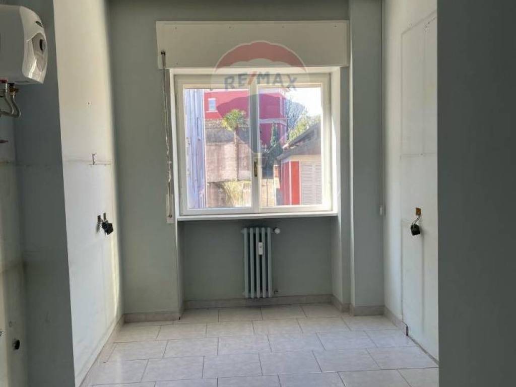 Appartamento a Luino in Via xv Agosto, 33 - Foto 3