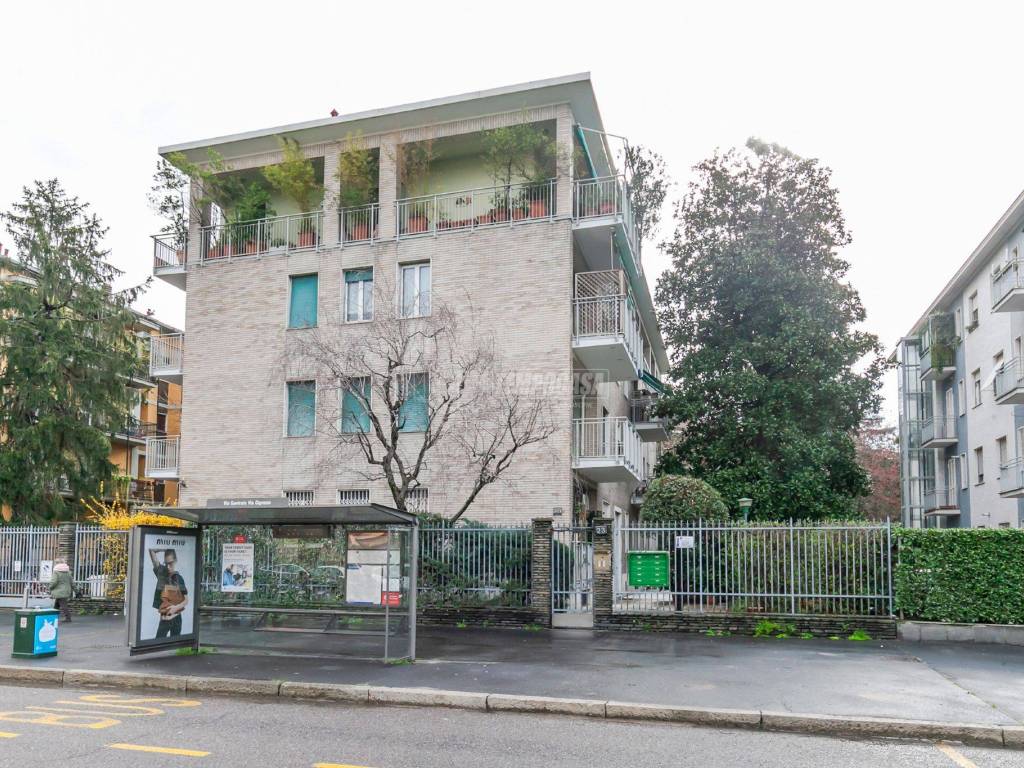 Appartamento a Milano in Via Gavirate 23 - Foto 4