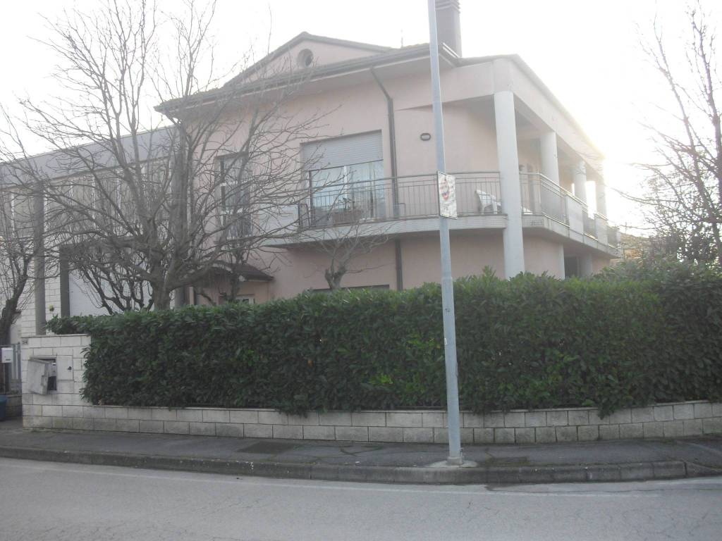 Casa indipendente a Riccione in Viale Veneto - Foto 3