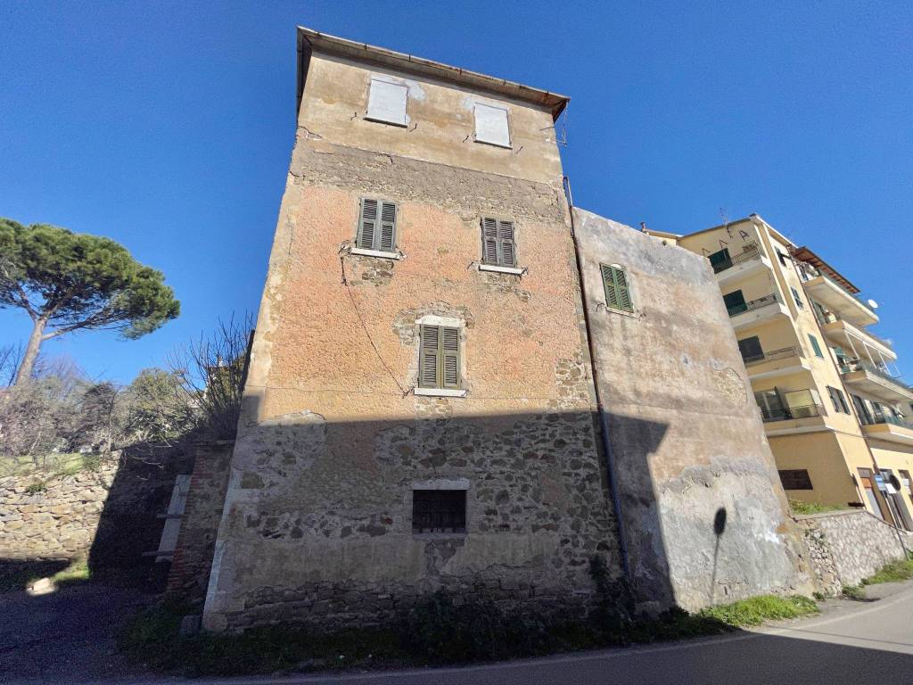 Palazzo / stabile a Manciano in Via del Mattatoio - Foto 3