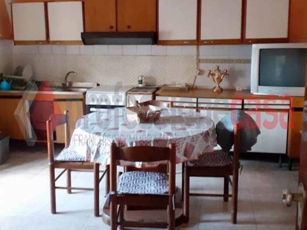 Villa a Cervaro in Via Macerine, 73 - Foto 2