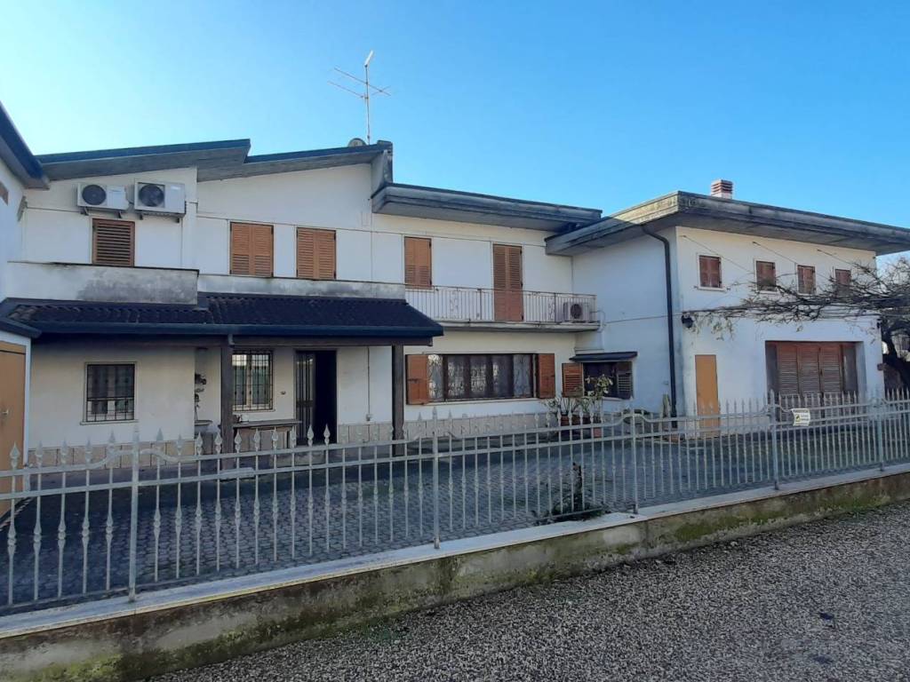 Villa a Nogarole rocca in Via Europa - Foto 3
