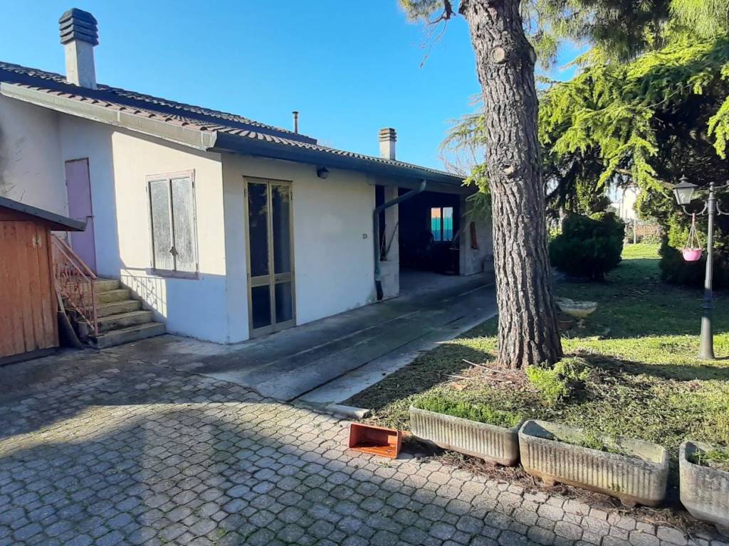 Villa a Nogarole rocca in Via Europa - Foto 5