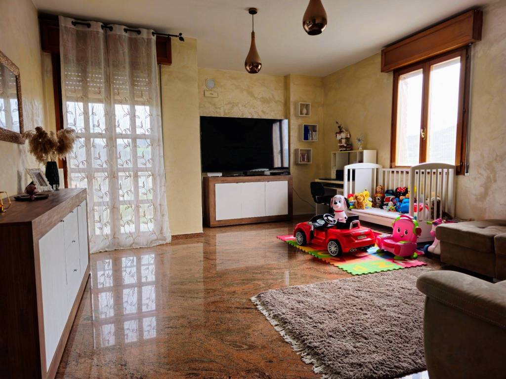 Appartamento a Baiso in Via Debbia, 1 - Foto 3