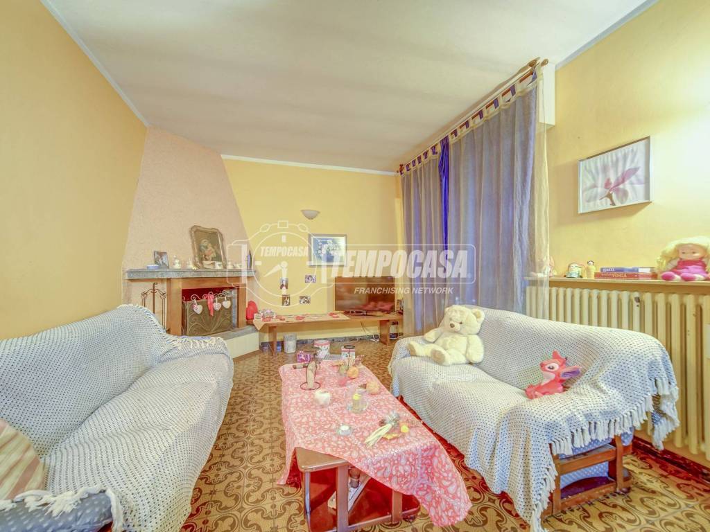 Appartamento a Azzate in Via Piave 96 - Foto 2