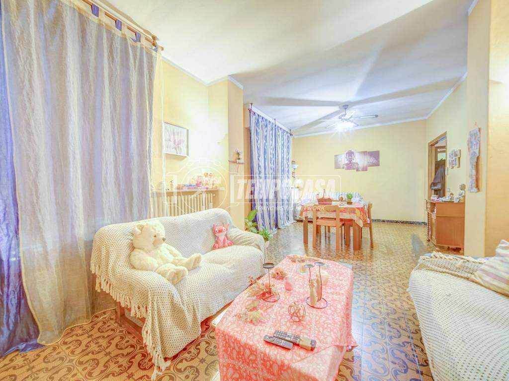 Appartamento a Azzate in Via Piave 96 - Foto 4