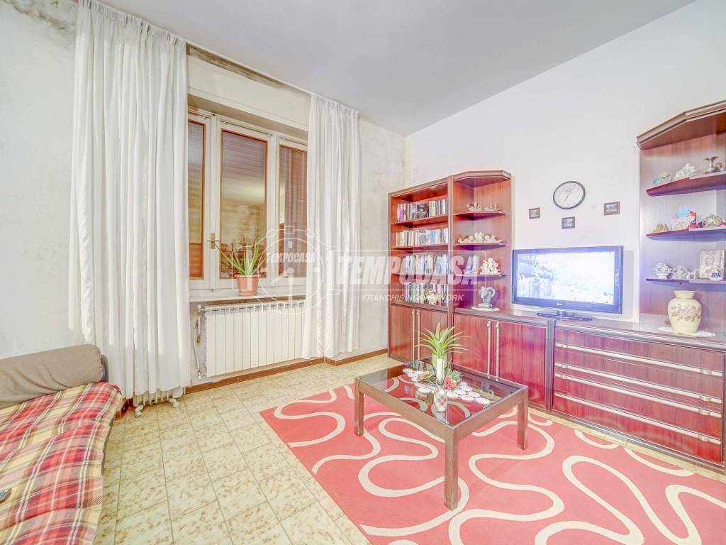 Appartamento a Azzate in Via Piave 96 - Foto 2