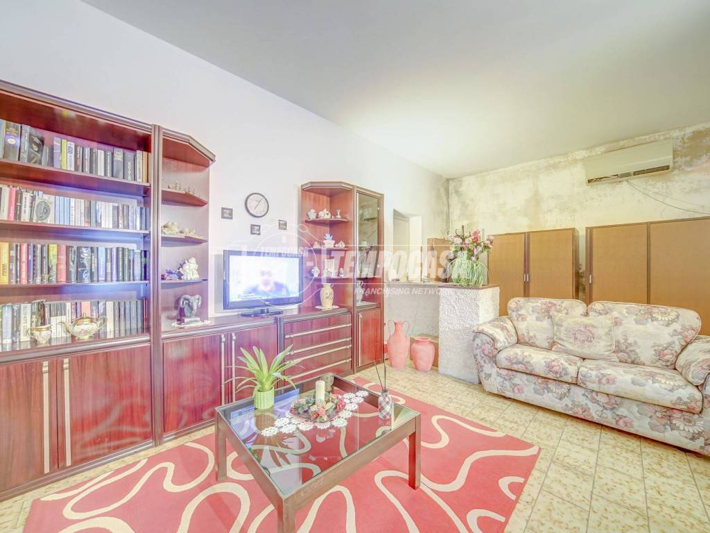 Appartamento a Azzate in Via Piave 96 - Foto 4