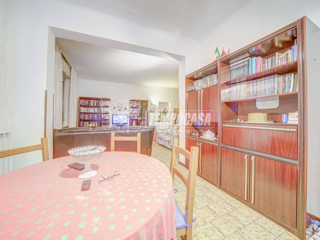 Appartamento a Azzate in Via Piave 96 - Foto 5