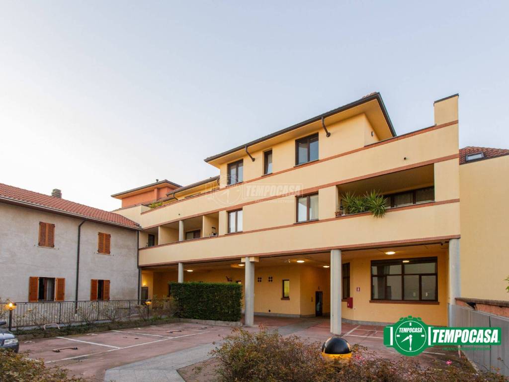 Appartamento a Busto arsizio in Via Cardinal Simone 4 - Foto 3