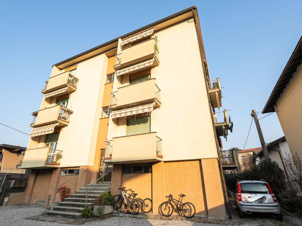Appartamento a Oggiono in Via XXV Aprile - Foto 2