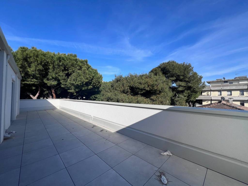 Attico / mansarda a Riccione in Viale Giacomo Puccini, 8 - Foto 3