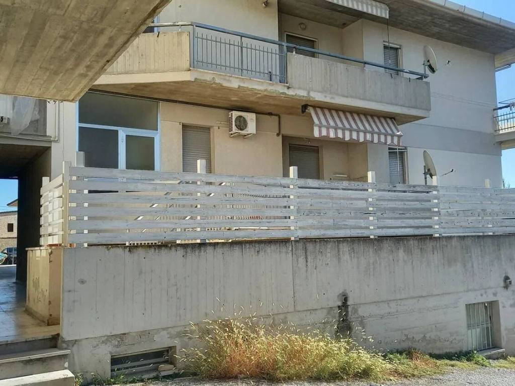 Appartamento a Colli del tronto in Via Della Stazione - Foto 2