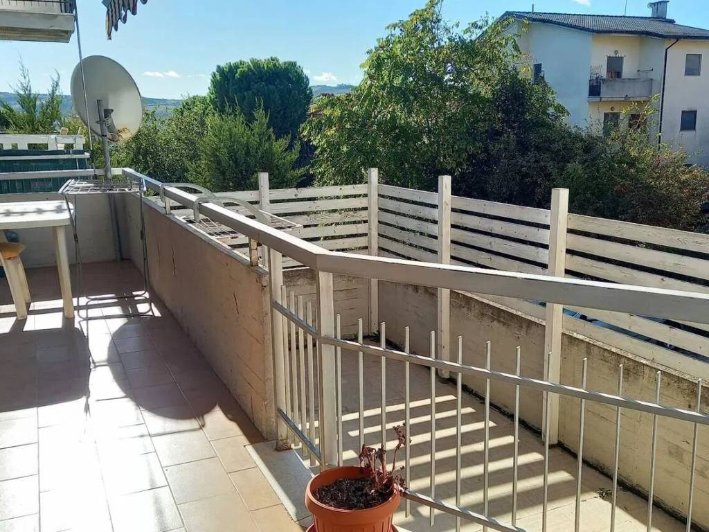 Appartamento a Colli del tronto in Via Della Stazione - Foto 4