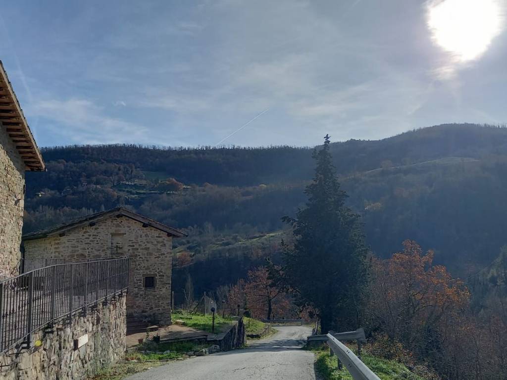 Terreno a Valtopina in Via Vallemare - Foto 2