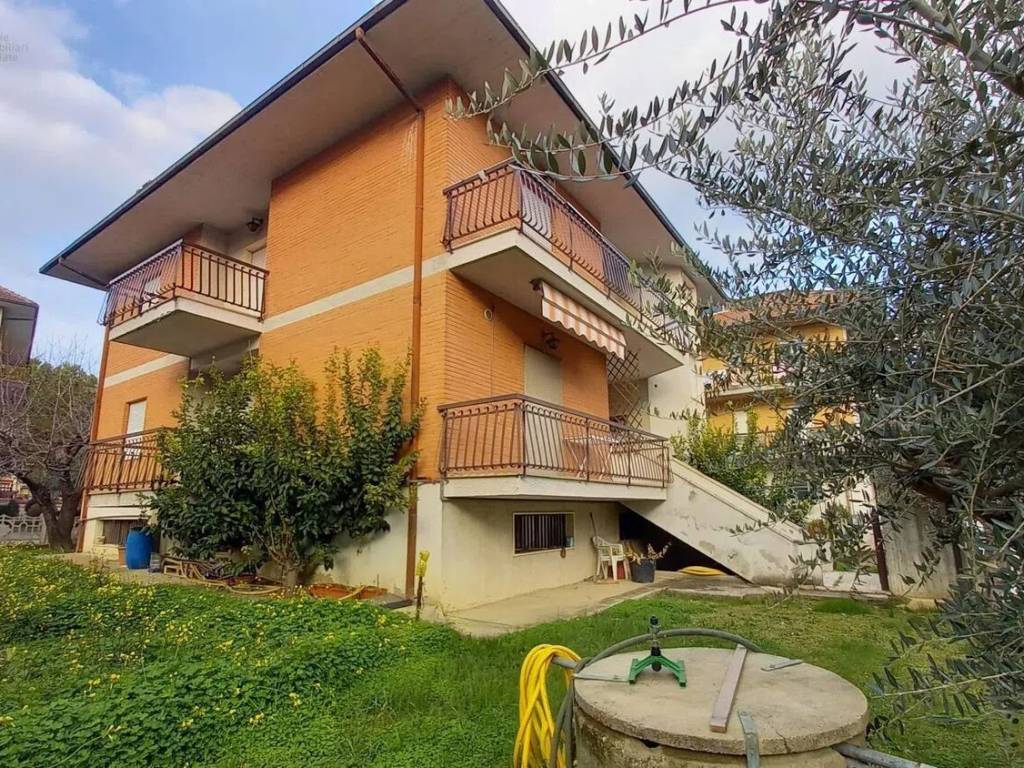 Villa a Castel di lama in Via Po, 73 - Foto 2