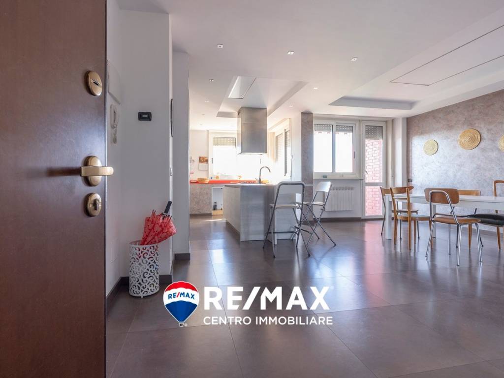 Appartamento a Gavirate in Via Giuseppe Verdi - Foto 2