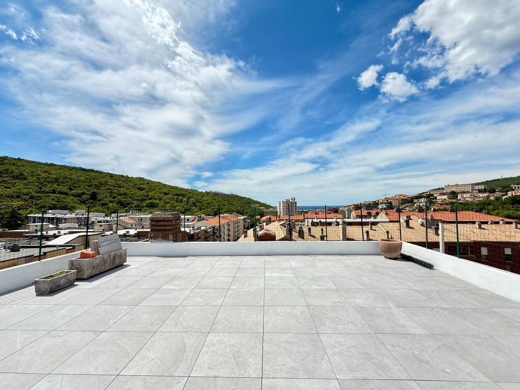 Attico / mansarda a Trieste in Via Filippo Brunelleschi, 10 - Foto 3