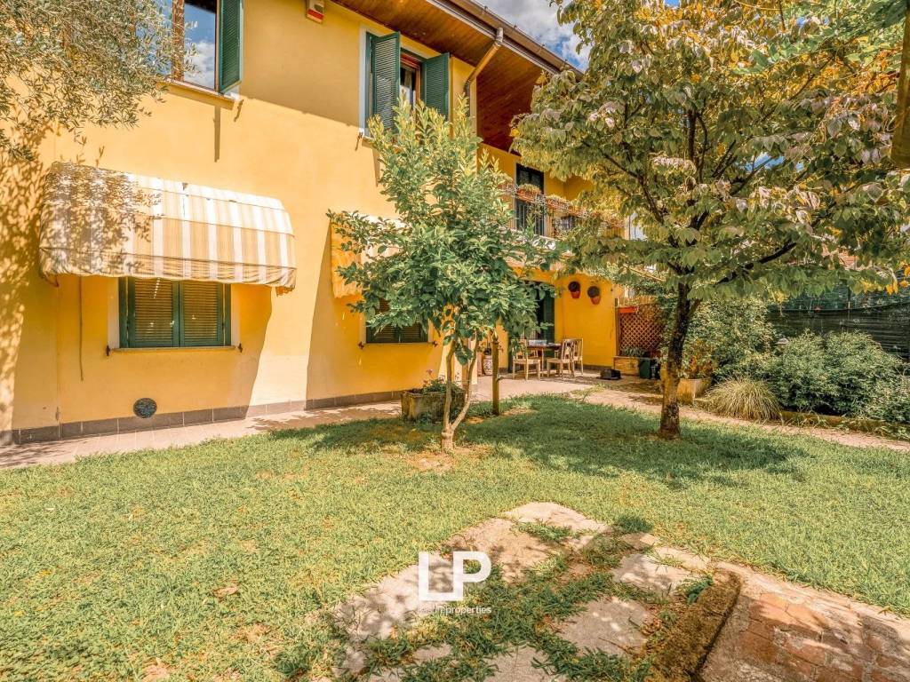 Villa a Cadrezzate con osmate in Via Maggiore, 9 - Foto 2