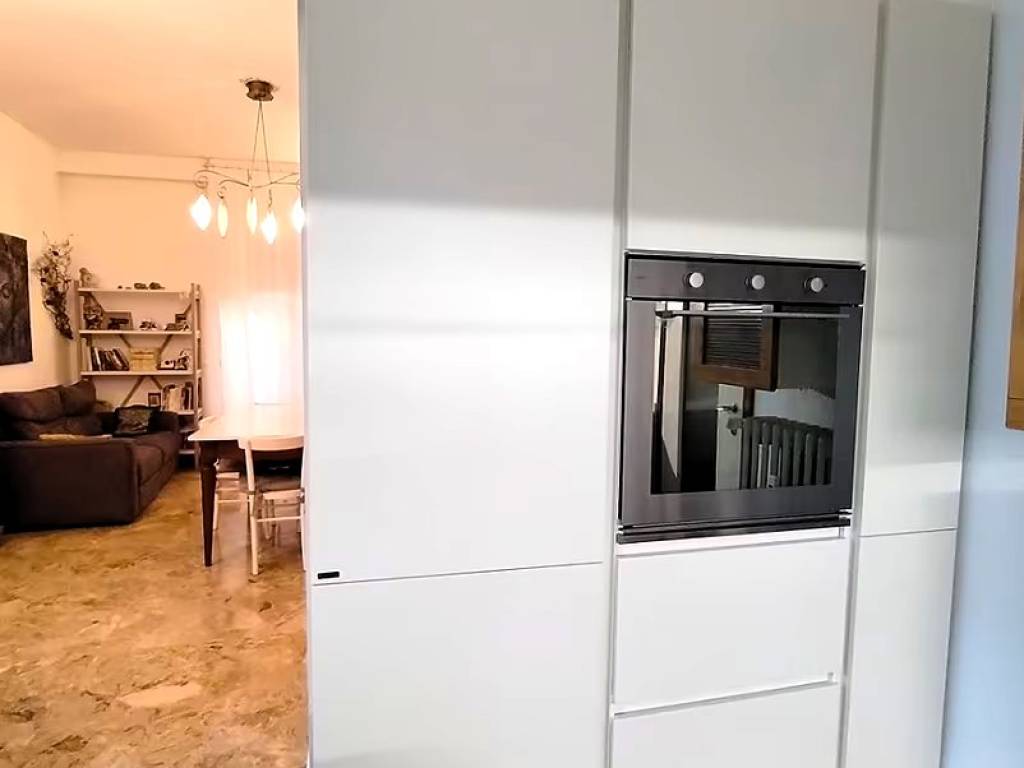 Appartamento a Verona in Via Alessandro Poerio - Foto 3