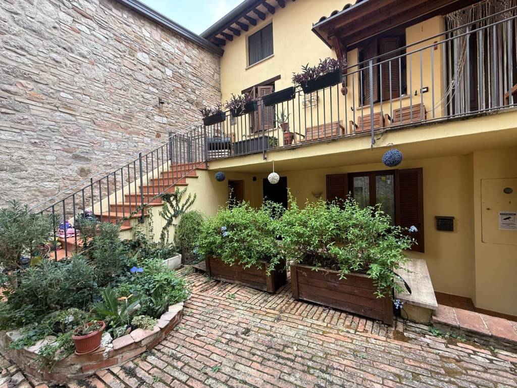 Appartamento a Assisi in Piazza del Castello - Foto 2