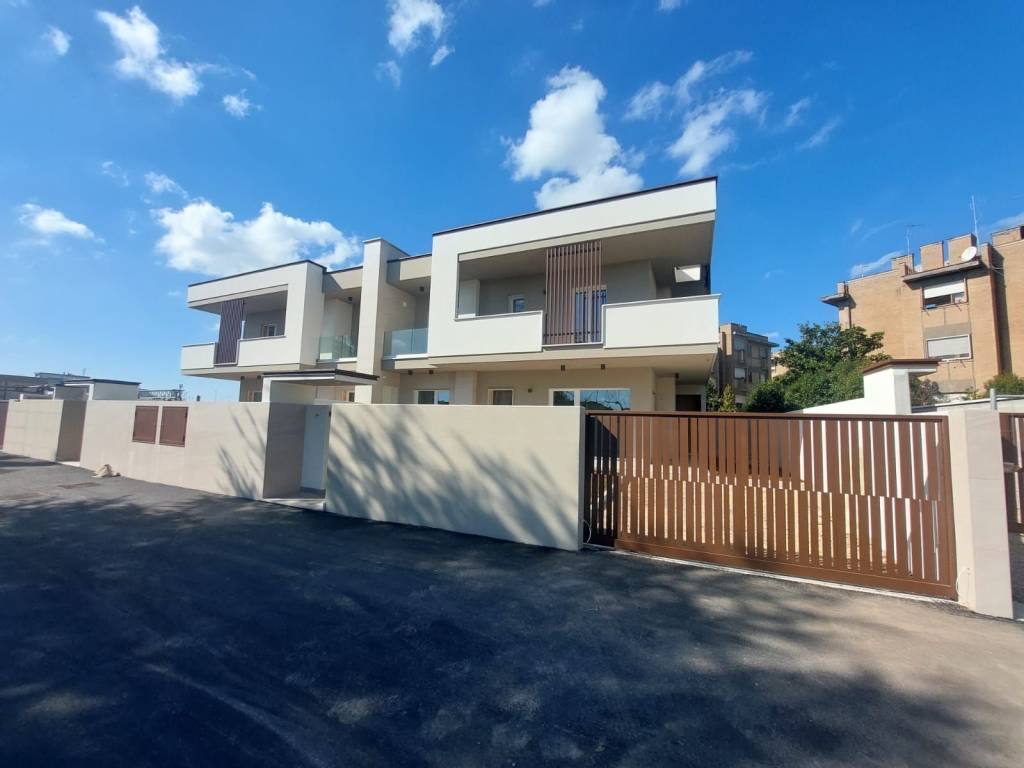 Villa a Aprilia in Via Nuoro - Foto 3
