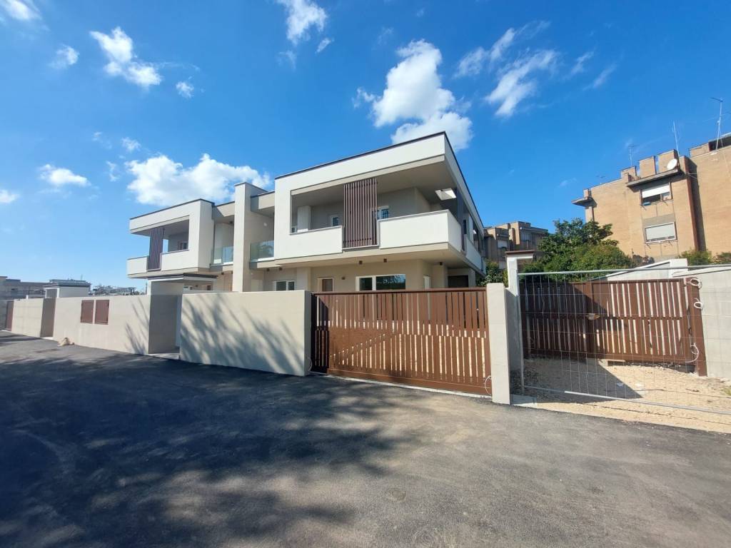 Villa a Aprilia in Via Nuoro - Foto 2