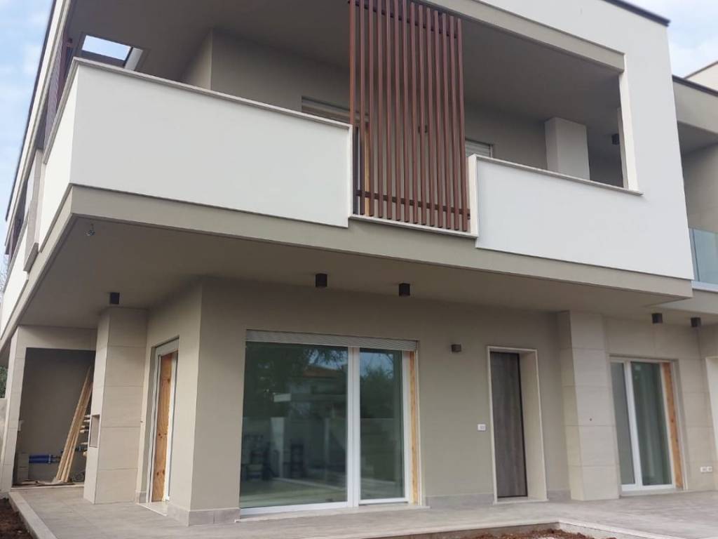 Villa a Aprilia in Via Nuoro - Foto 3