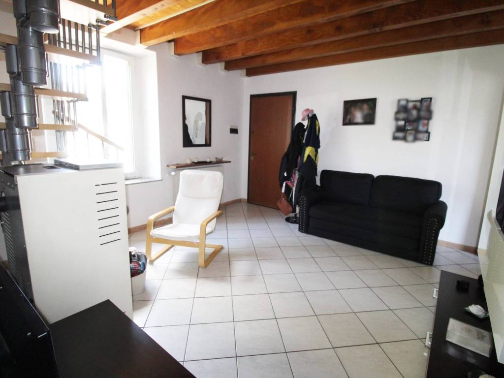 Appartamento a Gorla minore in Via Roma, 11 - Foto 2