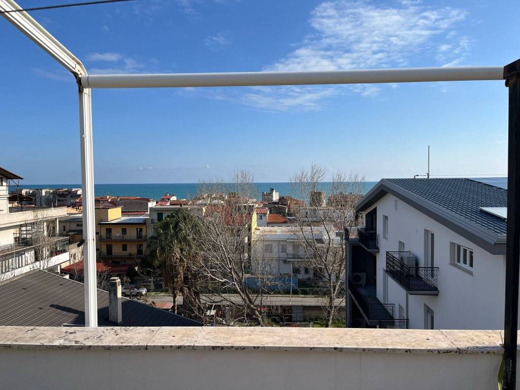 Appartamento a Marina di gioiosa ionica in Via Giuseppe Di Vittorio, 32 - Foto 2