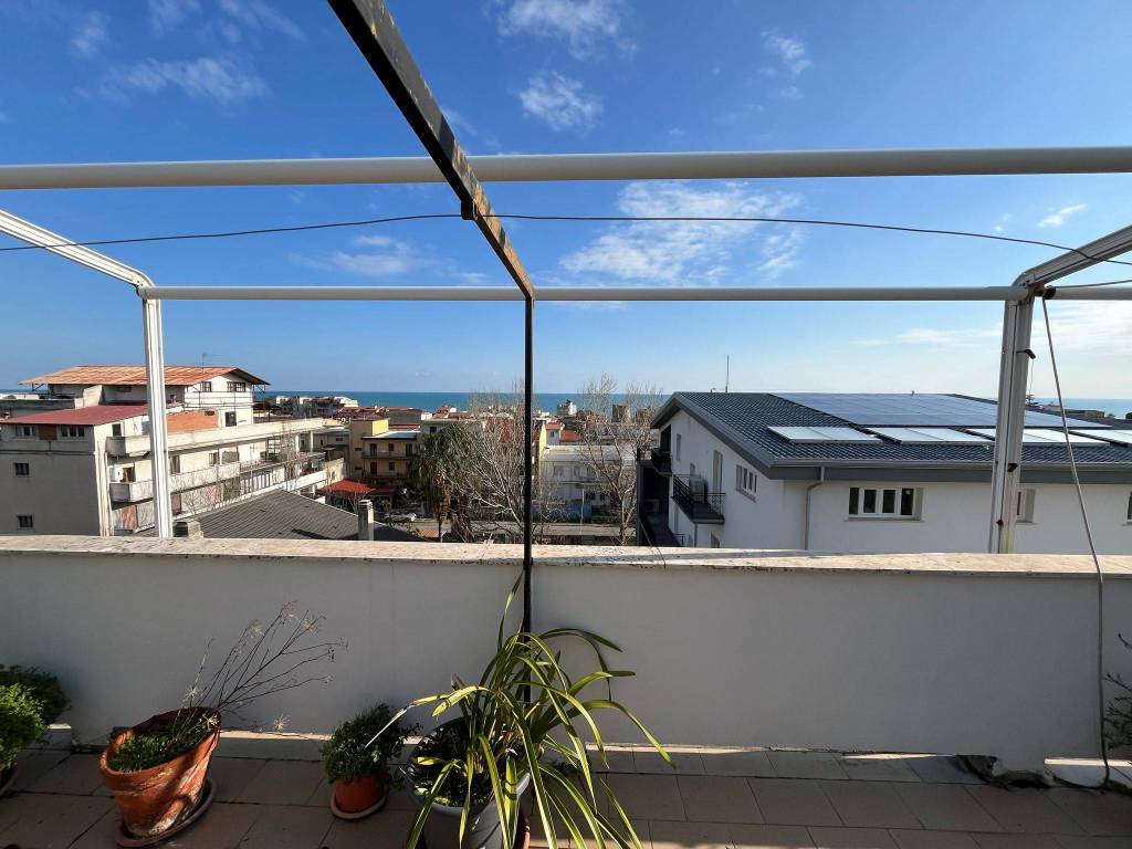 Appartamento a Marina di gioiosa ionica in Via Giuseppe Di Vittorio, 32 - Foto 3