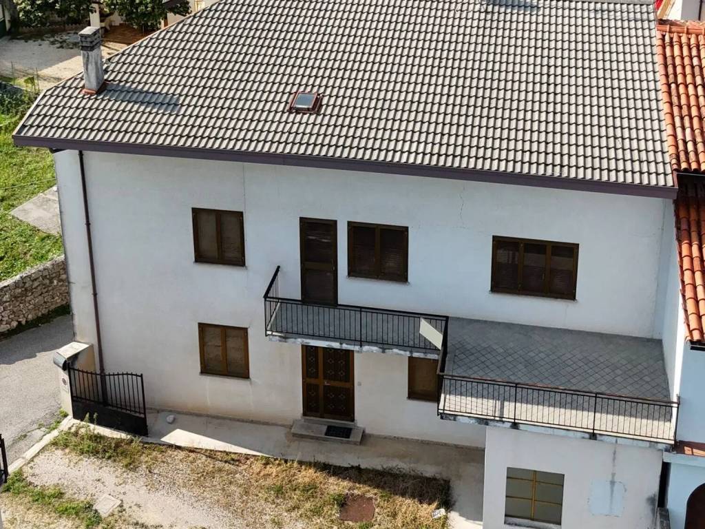 Villa a Montereale valcellina in Vicolo Francesco Cavallotti - Foto 3