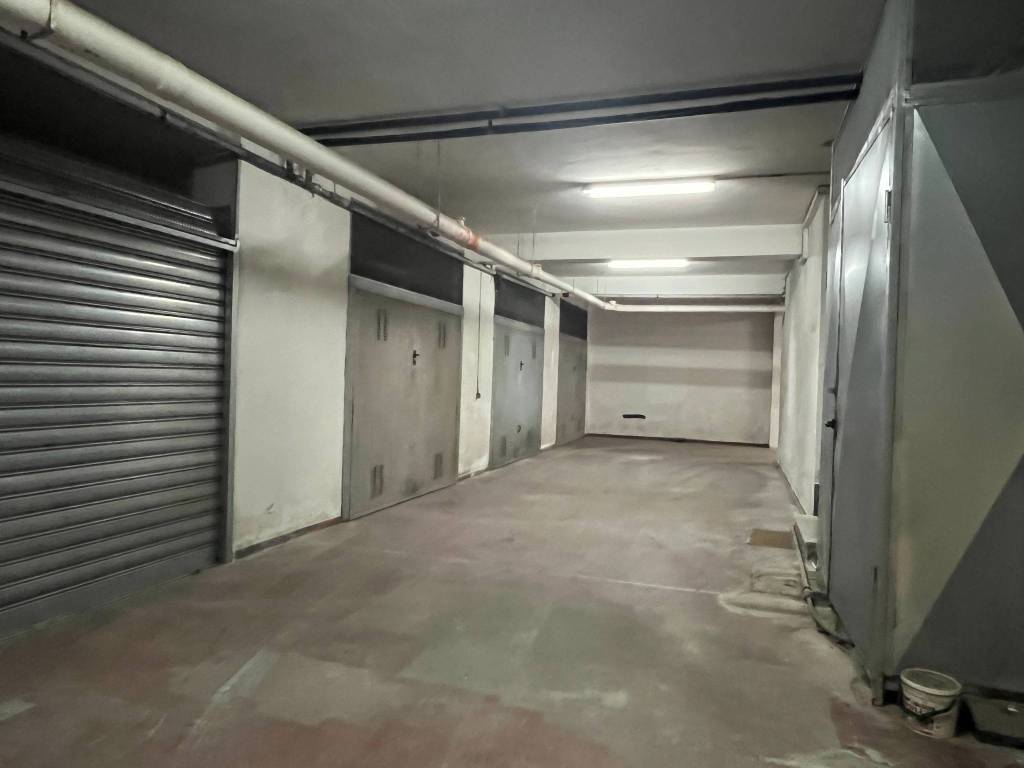 Box / garage a Caserta in Via Caduti sul Lavoro - Foto 2