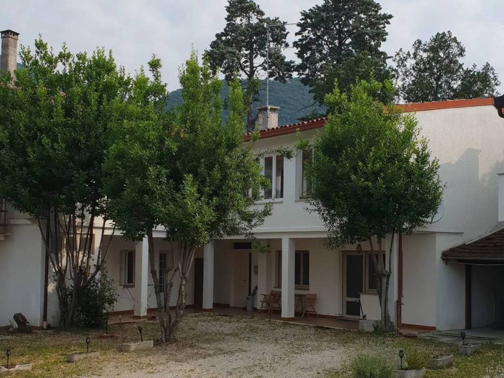 Villa a Maniago in Via Colvera, 40 - Foto 2