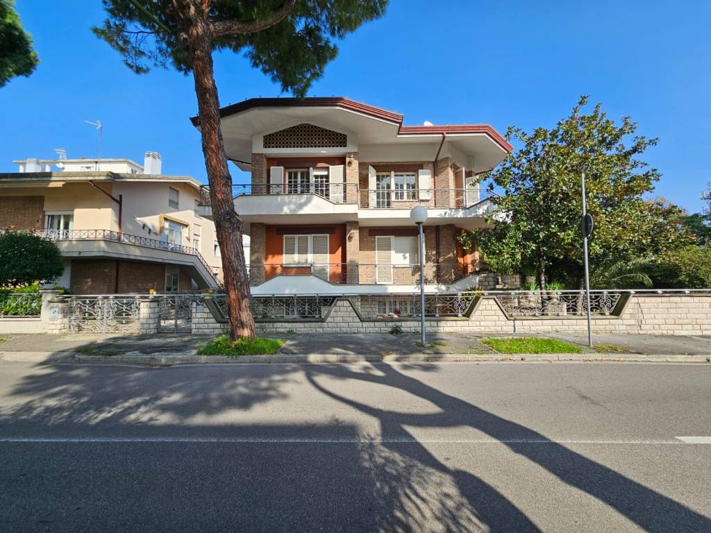 Villa a Cattolica in Via Francesca da Rimini, 71 - Foto 2