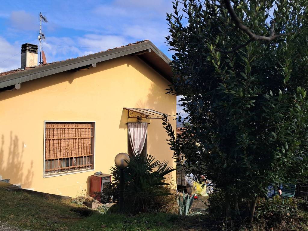 Villa a Besozzo in Via Ronco Binda - Foto 2