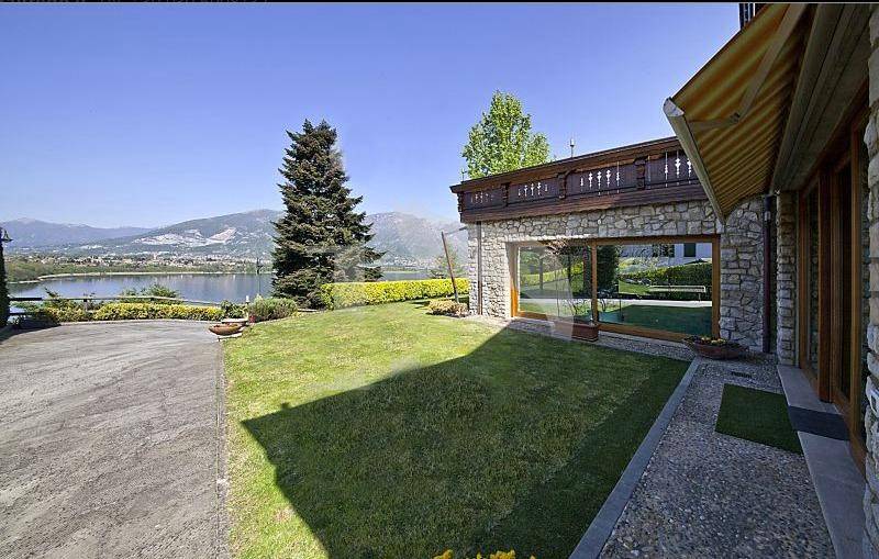 Villa a Oggiono in Via per Galbiate, 21/1, 23848 Oggiono LC, Italia - Foto 2