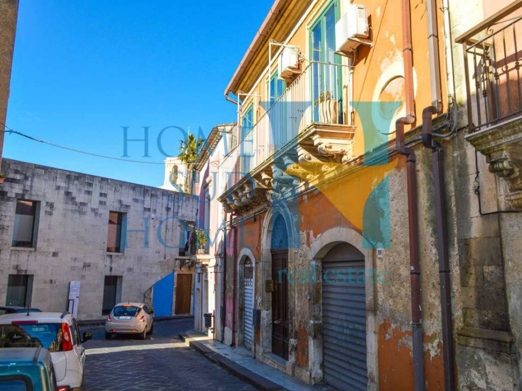 Palazzo / stabile a Palazzolo acreide in Via Roma - Foto 2