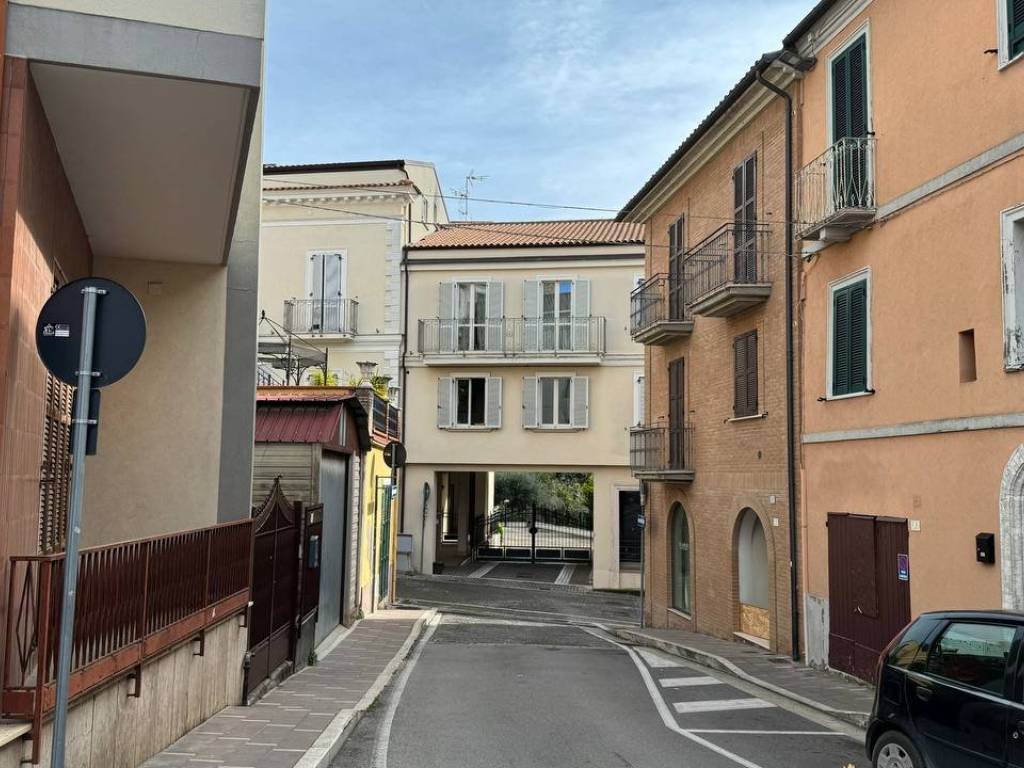 Appartamento a Nereto in Via Italo De Berardinis, 24 - Foto 2