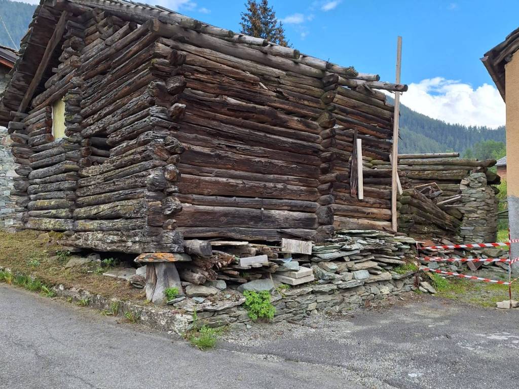 Rustico / casale a Antey-saint-andrè in Frazione Lod - Foto 2