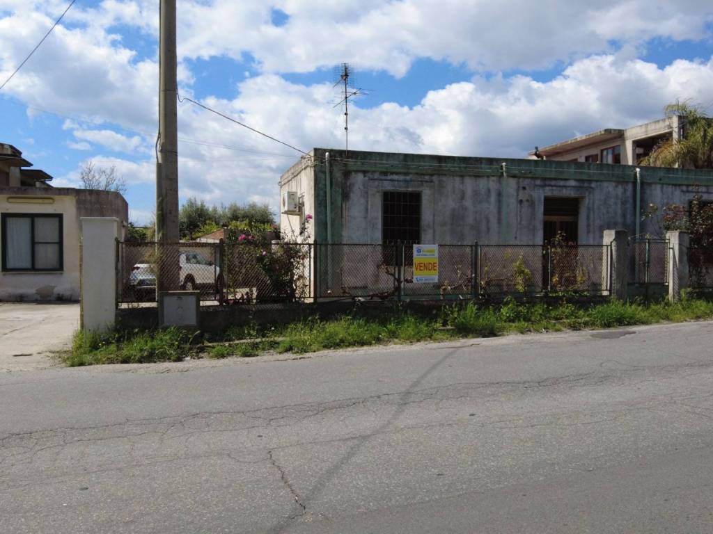 Casa indipendente a Siderno in Via delle Americhe - Foto 3