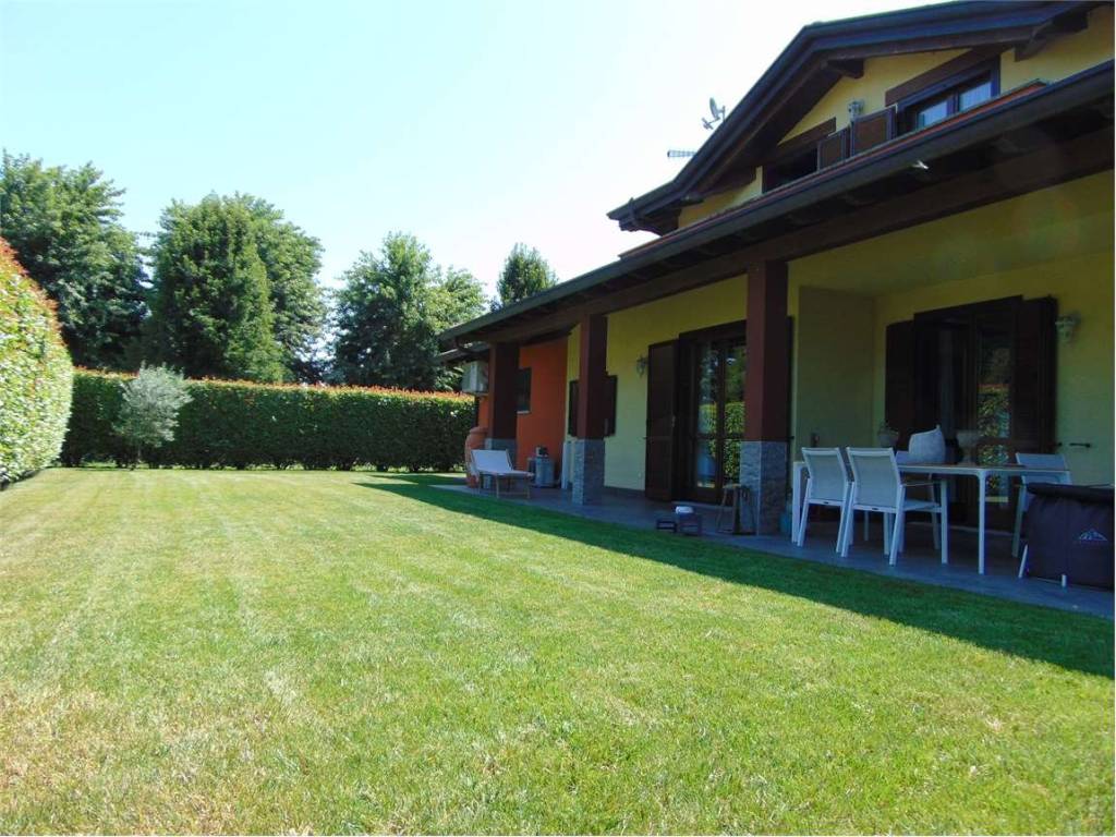Villa a Bodio lomnago in Nino Bixio, 51 - Foto 2