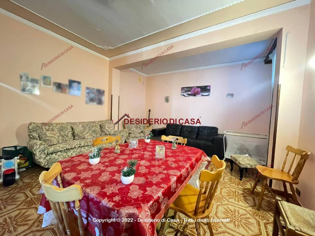 Appartamento a Campofelice di roccella in Piazza Giuseppe Garibaldi, 11 - Foto 2