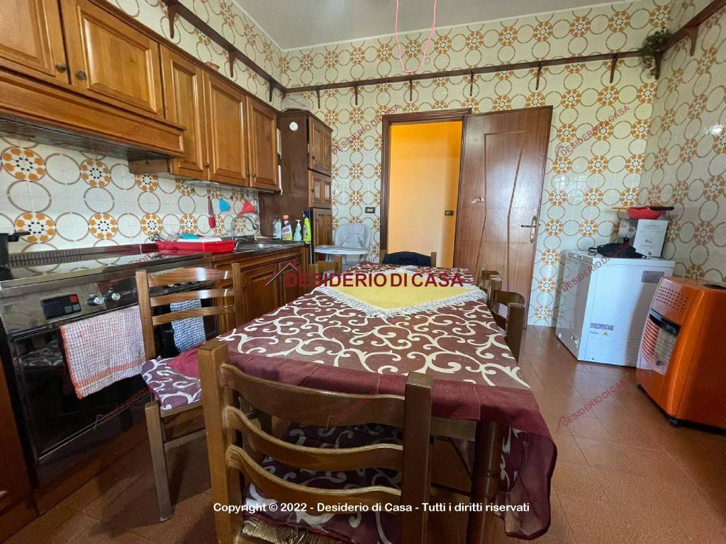 Appartamento a Campofelice di roccella in Piazza Giuseppe Garibaldi, 11 - Foto 4