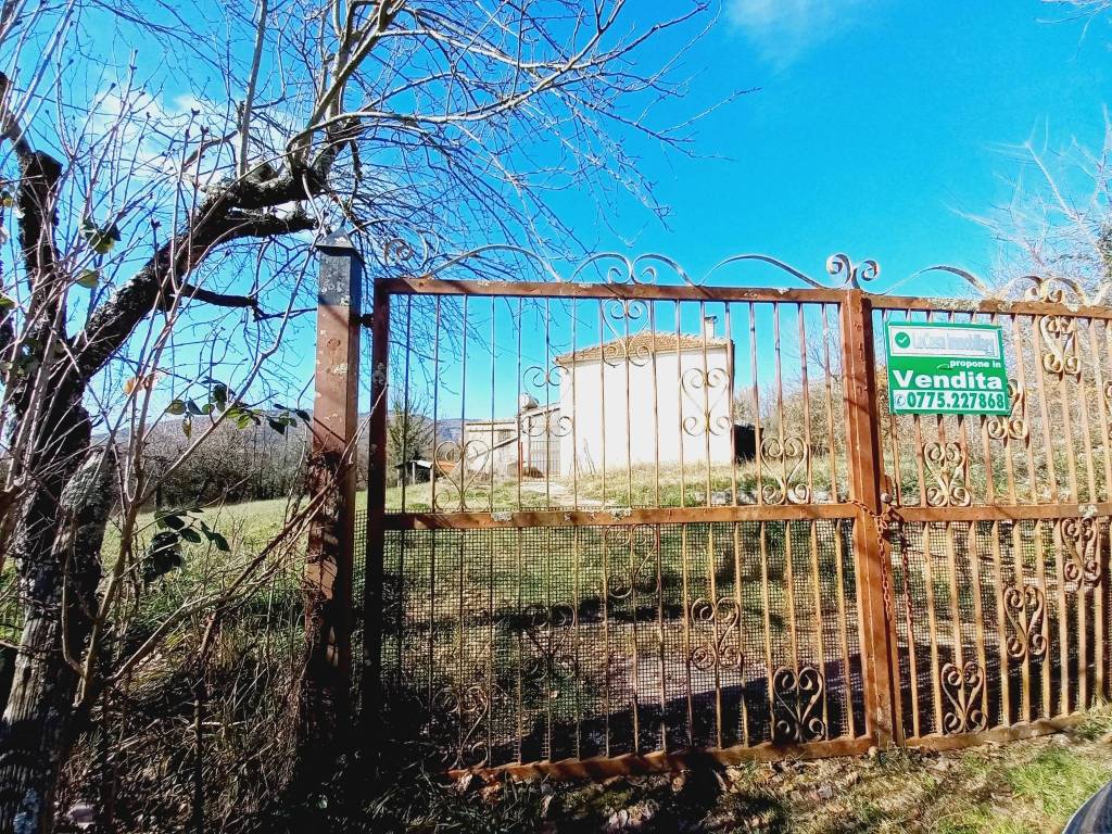 Villa a Giuliano di roma in Via Sottuario - Foto 3