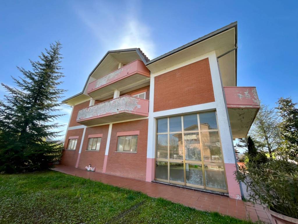 Villa a Sassoferrato in VIA CROCIFISSO, 16 - Foto 3