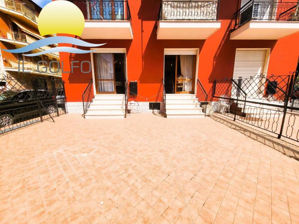 Appartamento a San bartolomeo al mare in Piazza Aurora, 3 - Foto 2