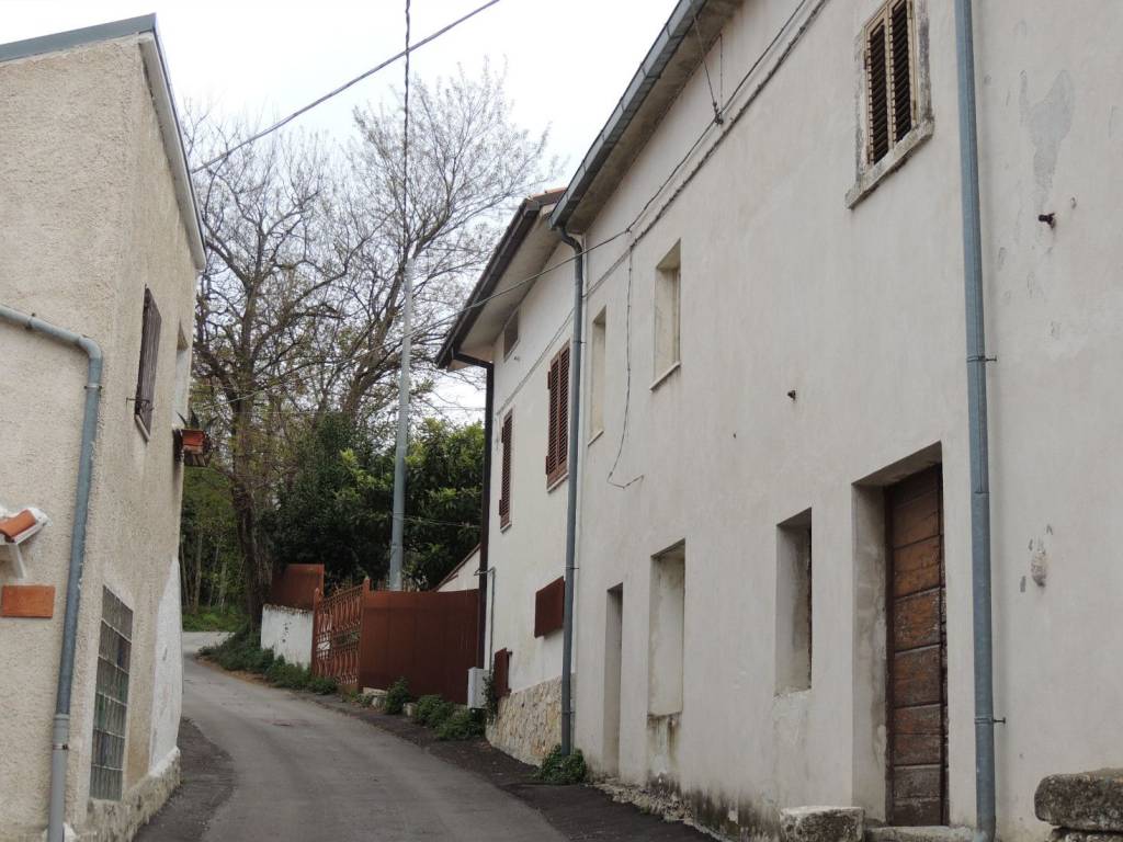 Casa indipendente a San valentino in abruzzo citeriore in Via San Cesidio - Foto 5